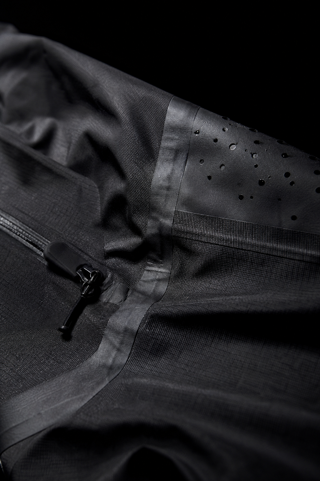 Urban techwear layer system monochrome